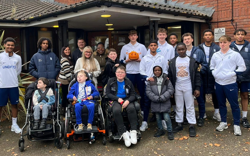 Blues Youngsters Visit Children’s Hospice